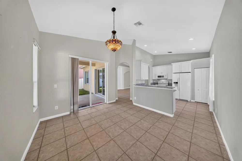 5743 Sunberry Circle Fort Pierce, FL 34951