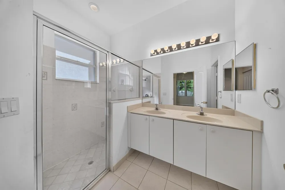 5743 Sunberry Circle Fort Pierce, FL 34951