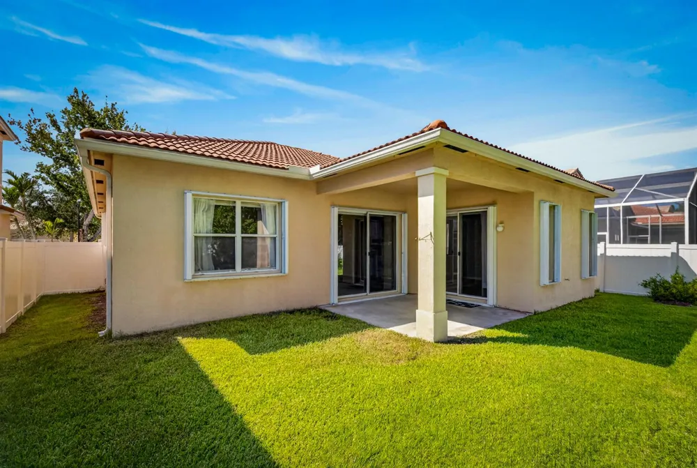 5743 Sunberry Circle Fort Pierce, FL 34951