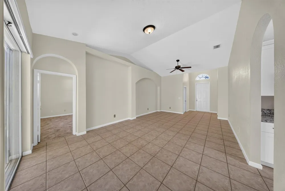 5743 Sunberry Circle Fort Pierce, FL 34951