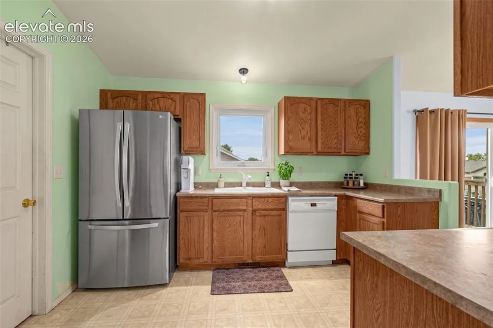 1128 E Rustic Drive Pueblo, CO 81007