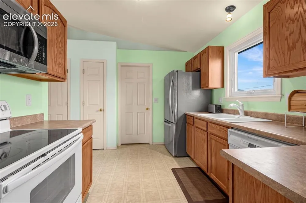 1128 E Rustic Drive Pueblo, CO 81007
