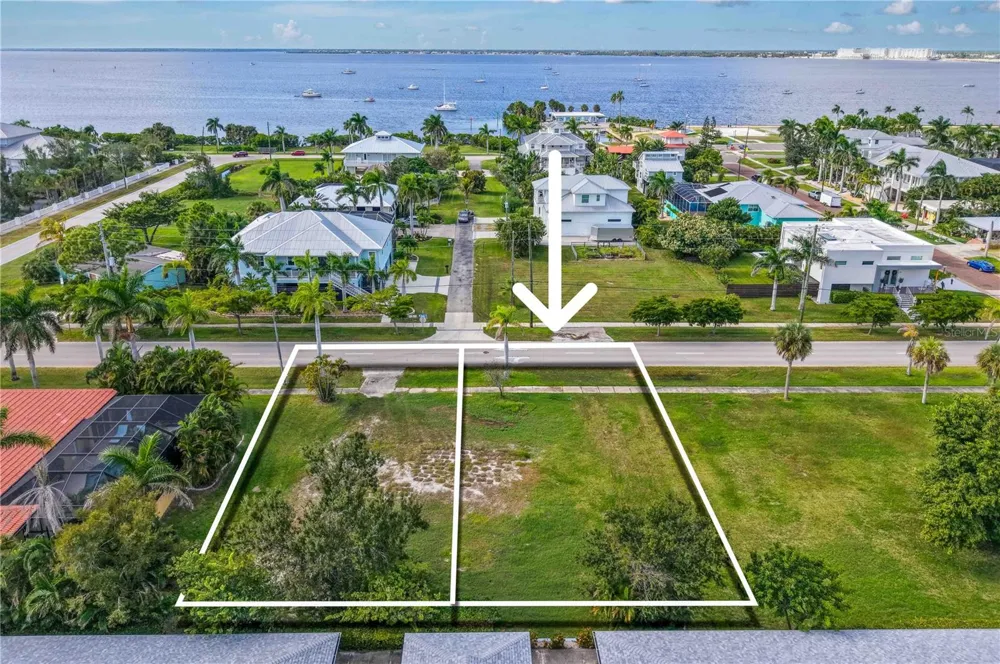 817 W MARION AVENUE Punta Gorda, FL 33950