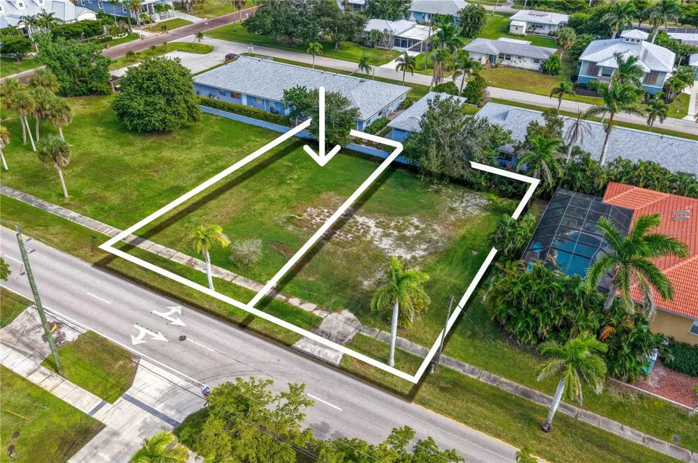 817 W MARION AVENUE Punta Gorda, FL 33950