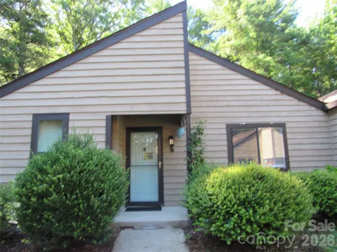 6 Woodlands Drive