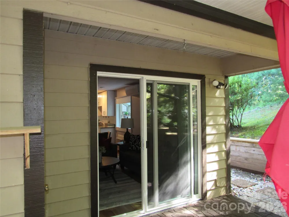 6 Woodlands Drive Black Mountain, NC 28711