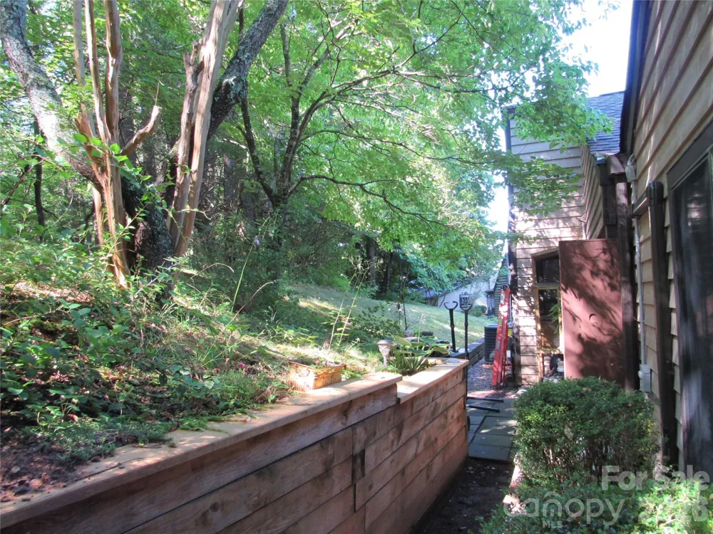 6 Woodlands Drive Black Mountain, NC 28711