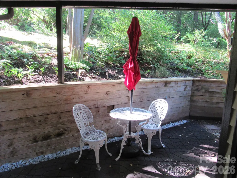 6 Woodlands Drive Black Mountain, NC 28711