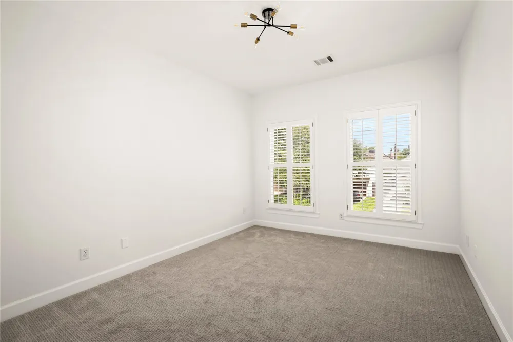 3925 Arnold Street West University Place, TX 77005