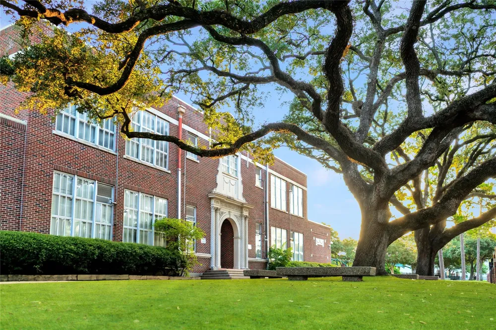 3925 Arnold Street West University Place, TX 77005