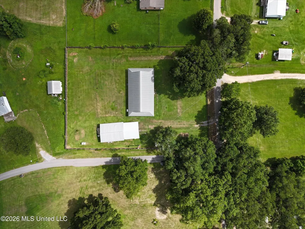 3506 Jerry Davis Road Moss Point, MS 39562