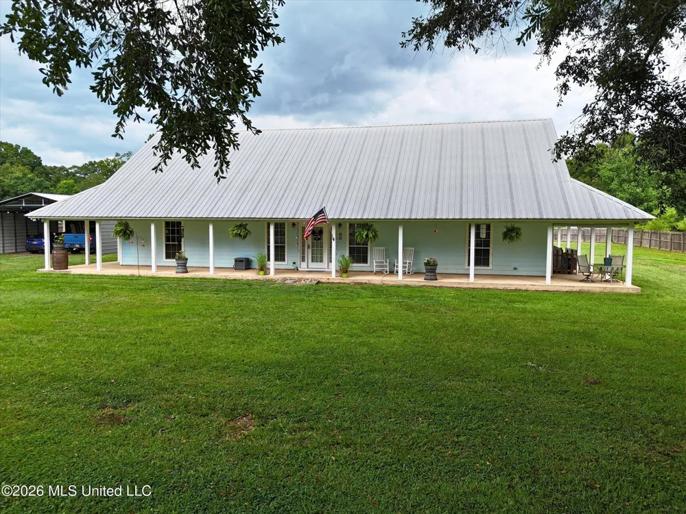 3506 Jerry Davis Road Moss Point, MS 39562