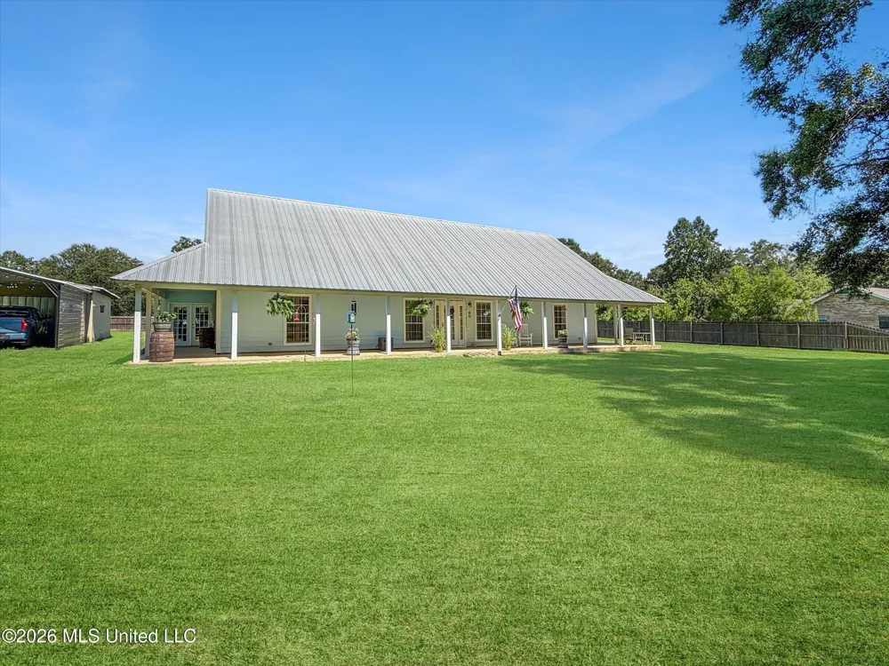 3506 Jerry Davis Road Moss Point, MS 39562