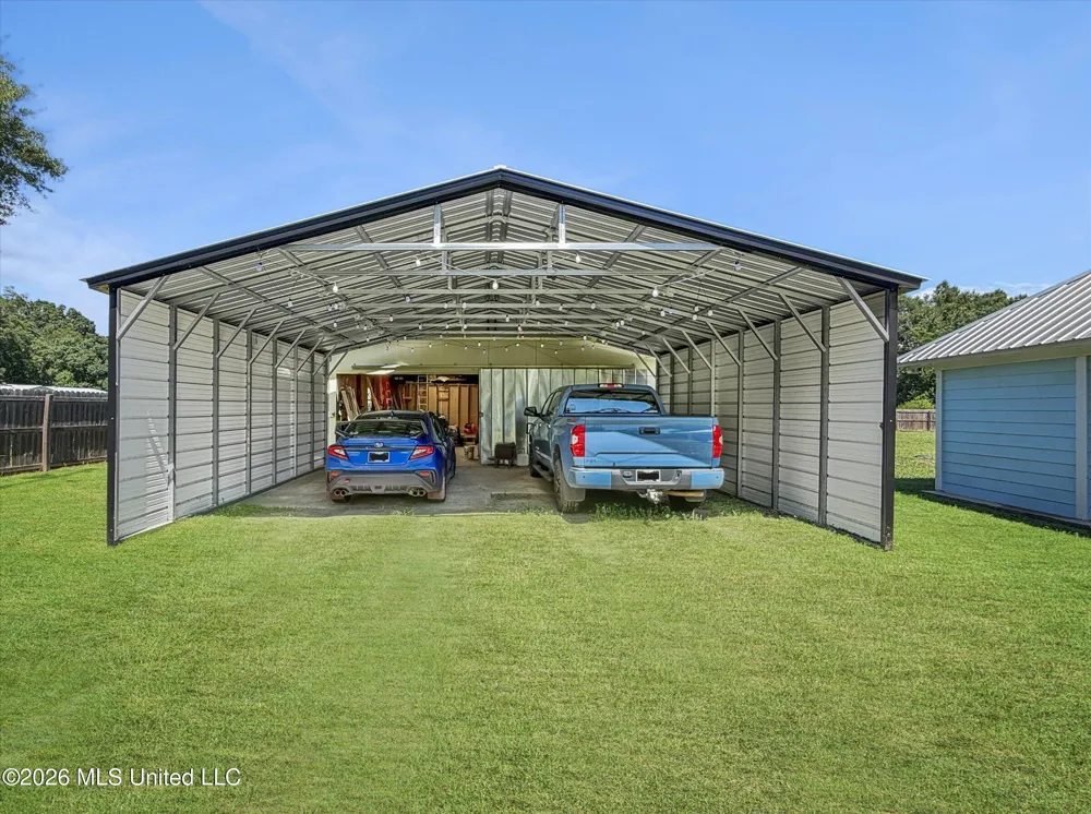 3506 Jerry Davis Road Moss Point, MS 39562