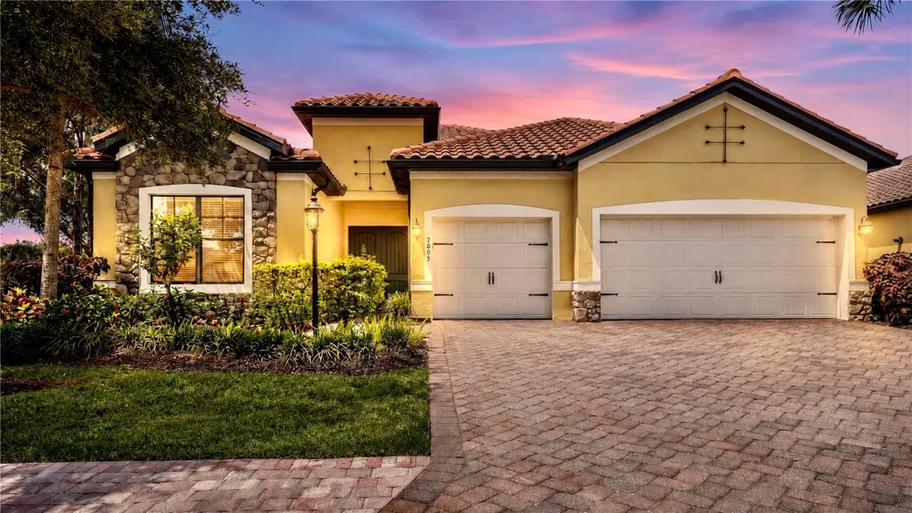 7005 WHITTLEBURY TRAIL Lakewood Ranch, FL 34202