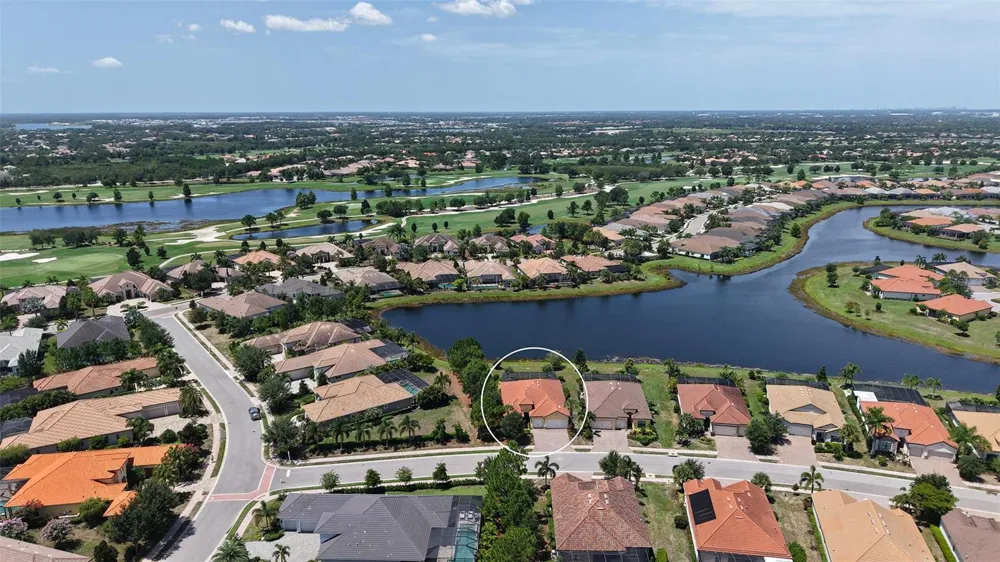 7005 WHITTLEBURY TRAIL Lakewood Ranch, FL 34202