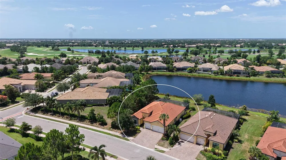 7005 WHITTLEBURY TRAIL Lakewood Ranch, FL 34202