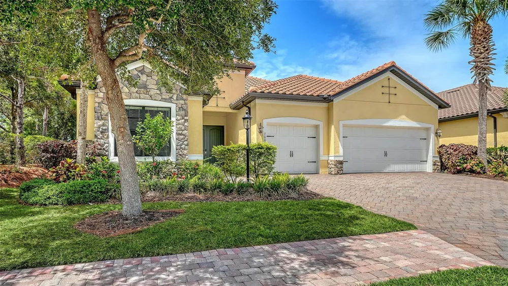 7005 WHITTLEBURY TRAIL Lakewood Ranch, FL 34202