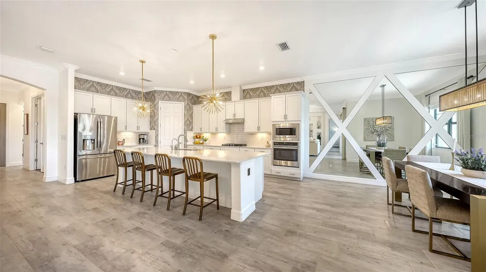 7005 WHITTLEBURY TRAIL Lakewood Ranch, FL 34202