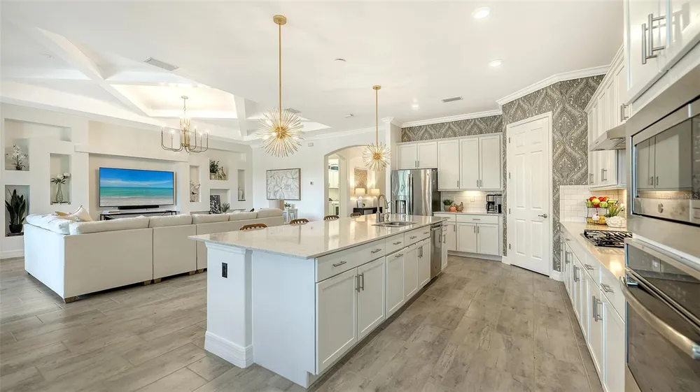 7005 WHITTLEBURY TRAIL Lakewood Ranch, FL 34202