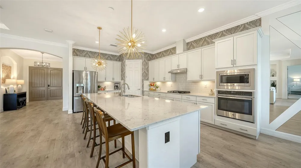 7005 WHITTLEBURY TRAIL Lakewood Ranch, FL 34202