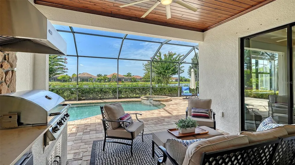 7005 WHITTLEBURY TRAIL Lakewood Ranch, FL 34202