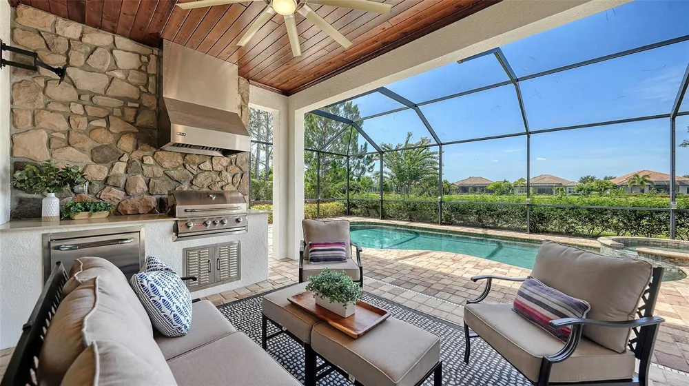 7005 WHITTLEBURY TRAIL Lakewood Ranch, FL 34202