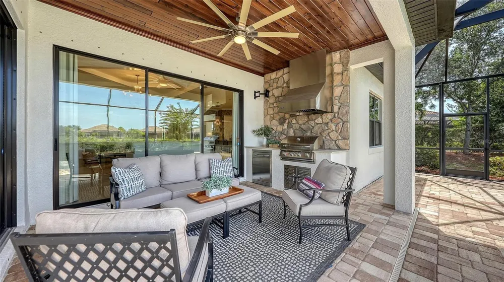 7005 WHITTLEBURY TRAIL Lakewood Ranch, FL 34202