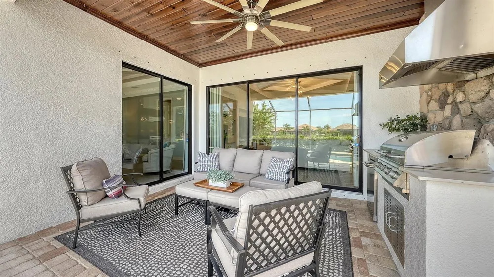 7005 WHITTLEBURY TRAIL Lakewood Ranch, FL 34202