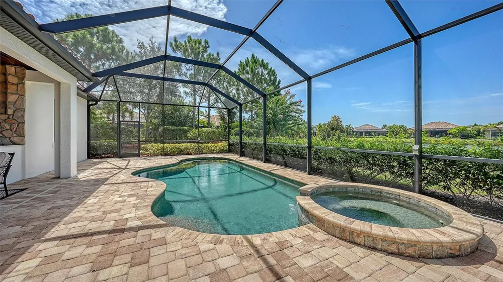7005 WHITTLEBURY TRAIL Lakewood Ranch, FL 34202