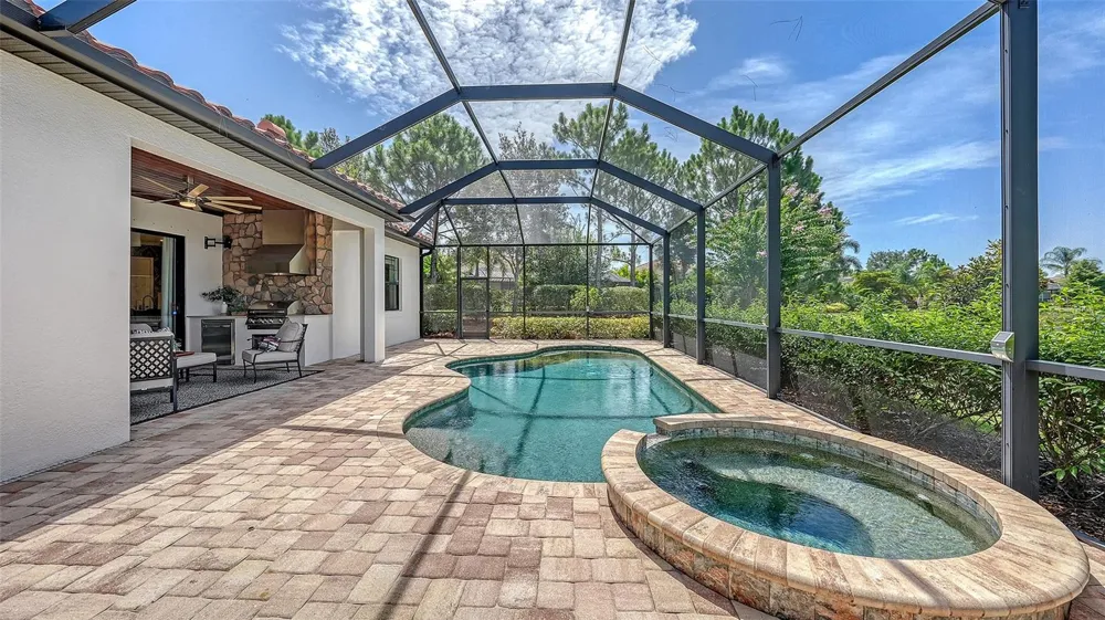 7005 WHITTLEBURY TRAIL Lakewood Ranch, FL 34202