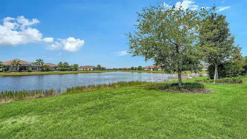 7005 WHITTLEBURY TRAIL Lakewood Ranch, FL 34202