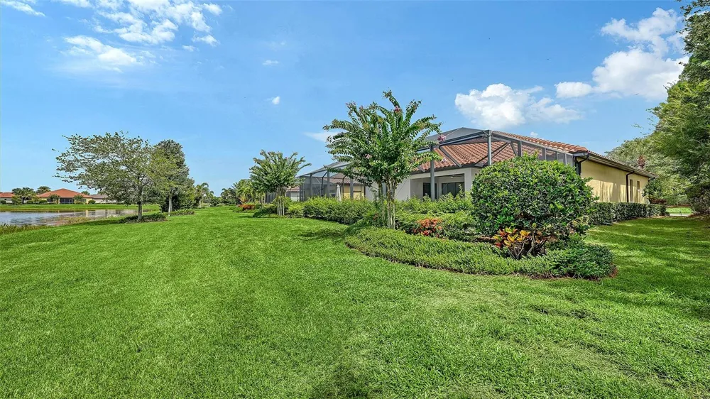 7005 WHITTLEBURY TRAIL Lakewood Ranch, FL 34202