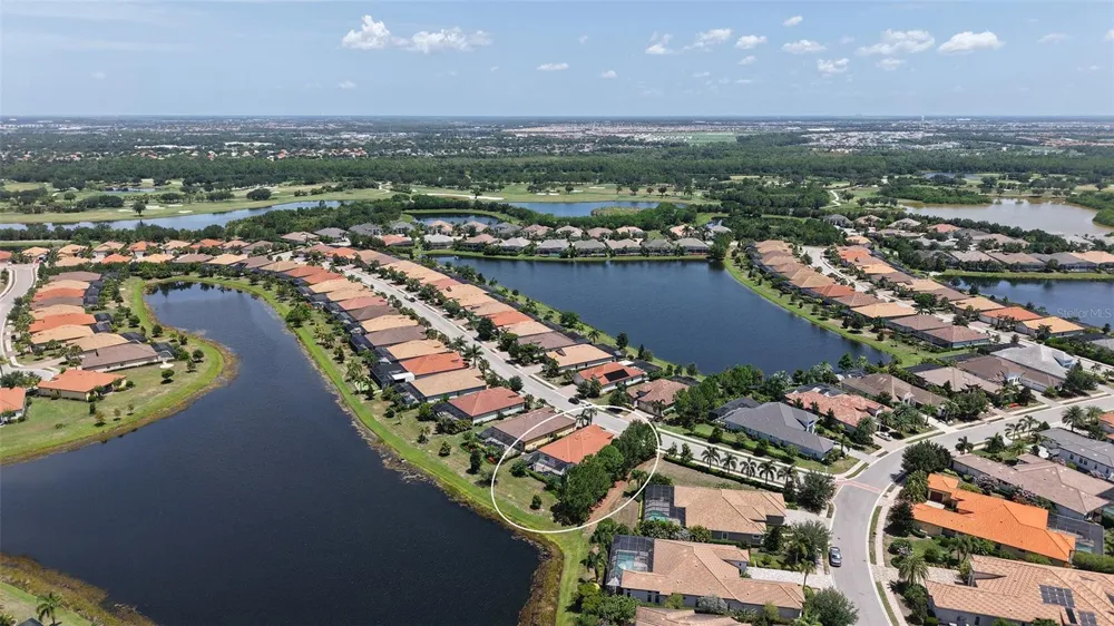 7005 WHITTLEBURY TRAIL Lakewood Ranch, FL 34202