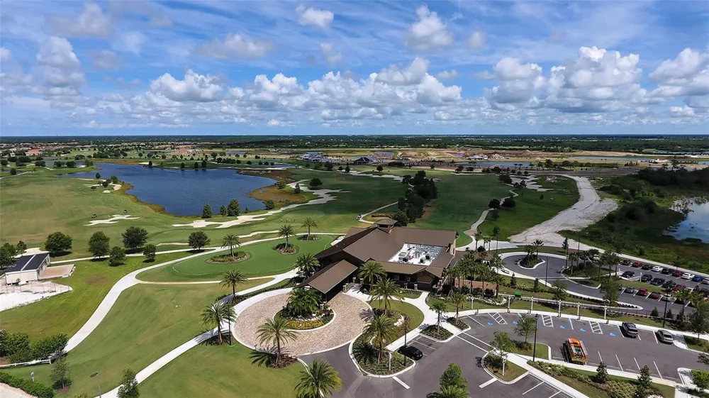 7005 WHITTLEBURY TRAIL Lakewood Ranch, FL 34202