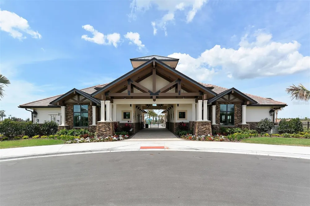 7005 WHITTLEBURY TRAIL Lakewood Ranch, FL 34202
