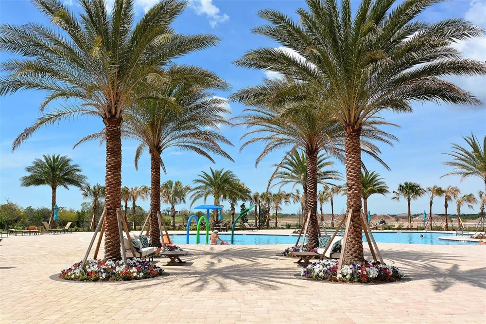 7005 WHITTLEBURY TRAIL Lakewood Ranch, FL 34202