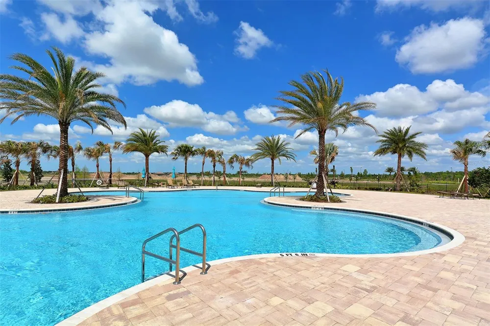 7005 WHITTLEBURY TRAIL Lakewood Ranch, FL 34202