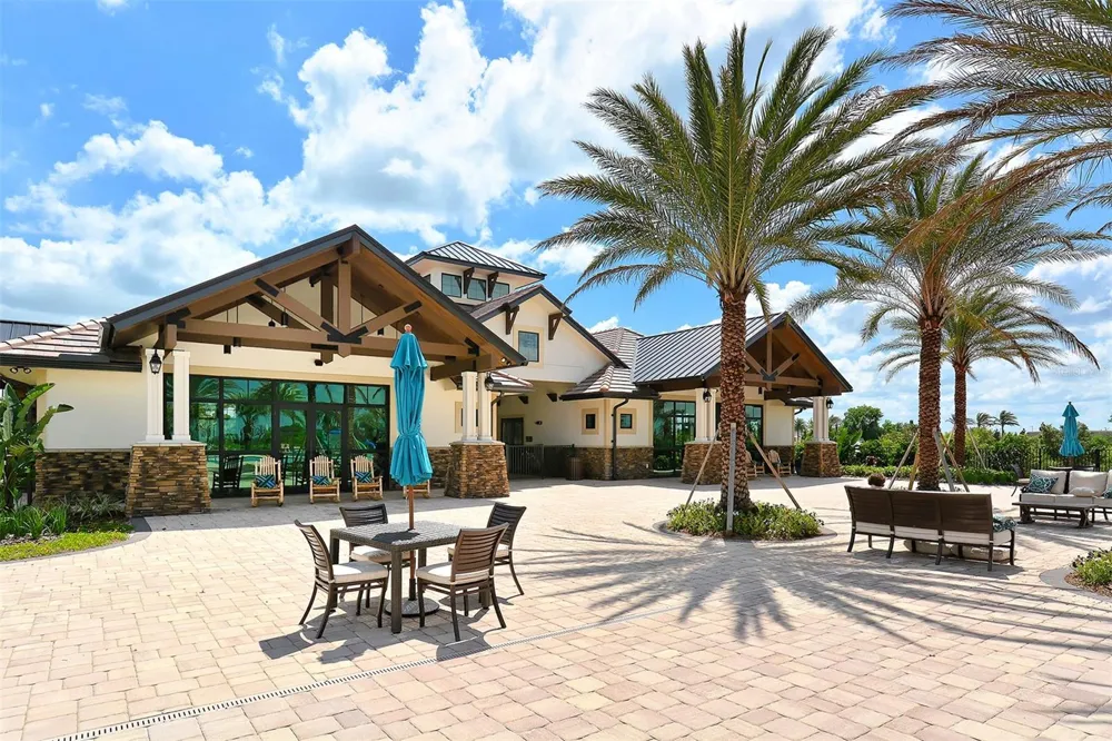 7005 WHITTLEBURY TRAIL Lakewood Ranch, FL 34202