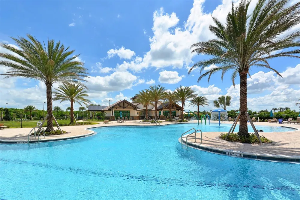 7005 WHITTLEBURY TRAIL Lakewood Ranch, FL 34202
