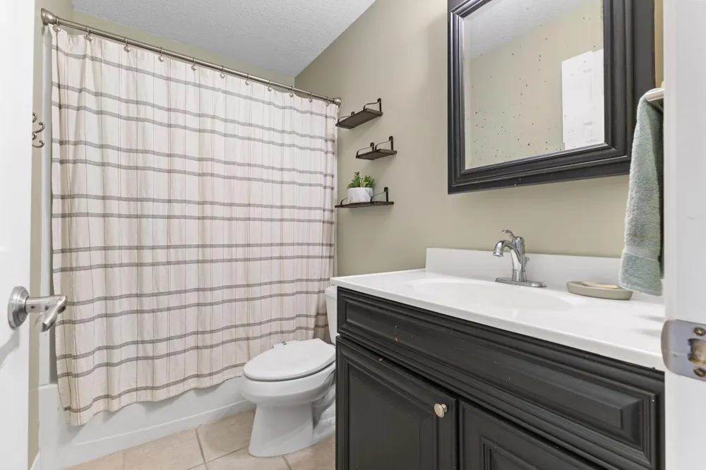 1860 Mcmenemy Street #K Maplewood, MN 55117