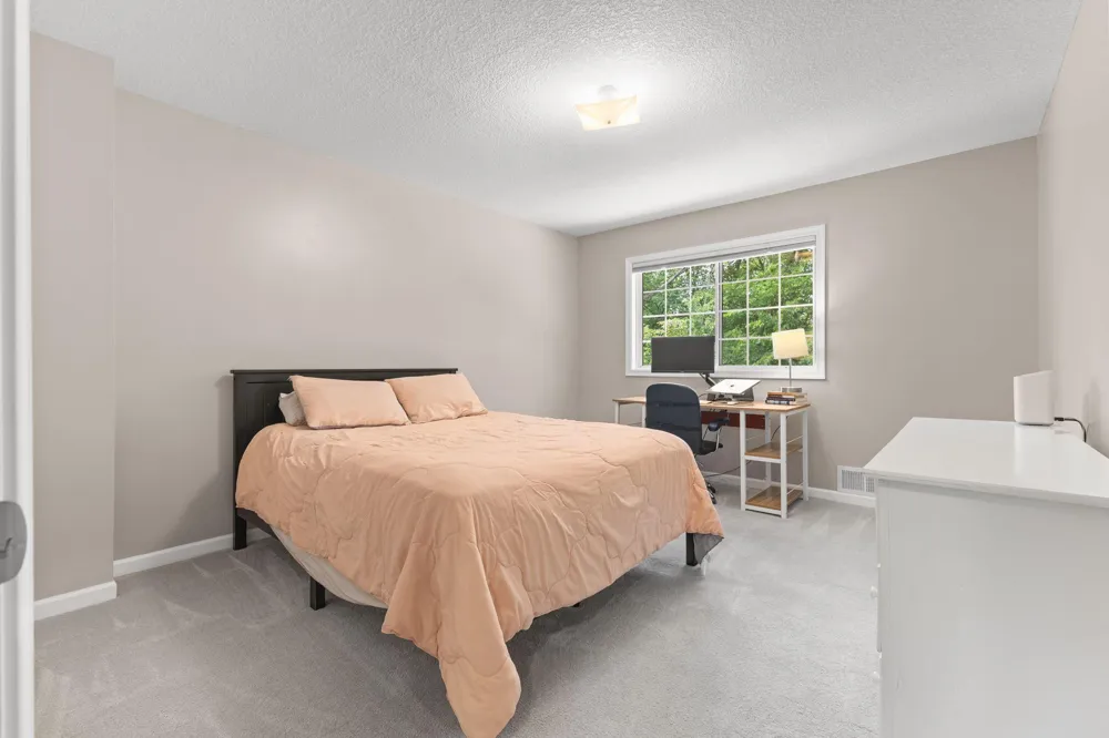 1860 Mcmenemy Street #K Maplewood, MN 55117