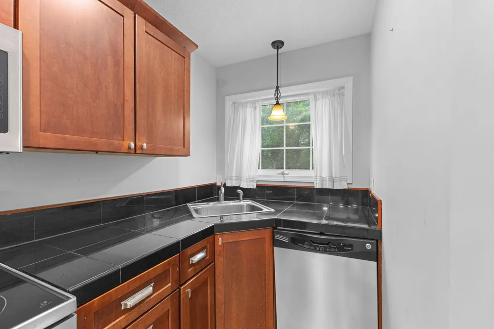1860 Mcmenemy Street #K Maplewood, MN 55117