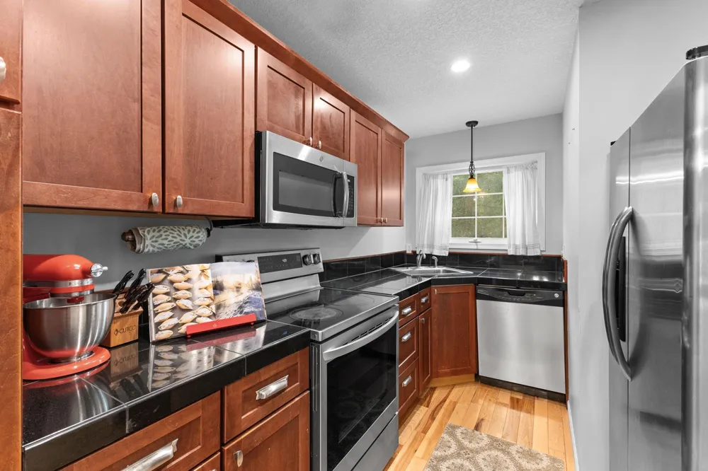 1860 Mcmenemy Street #K Maplewood, MN 55117