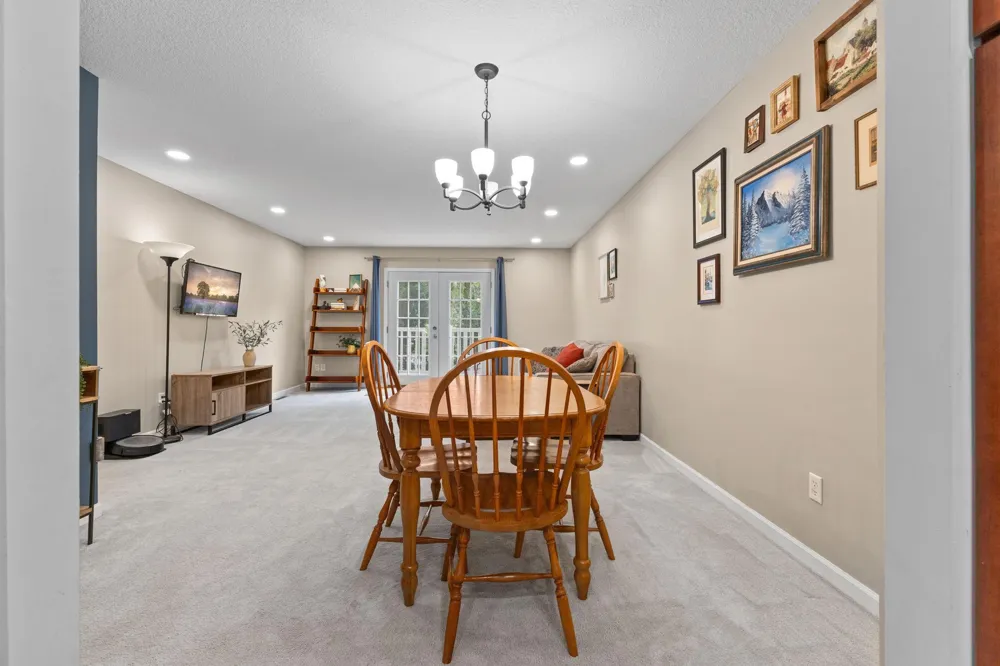 1860 Mcmenemy Street #K Maplewood, MN 55117