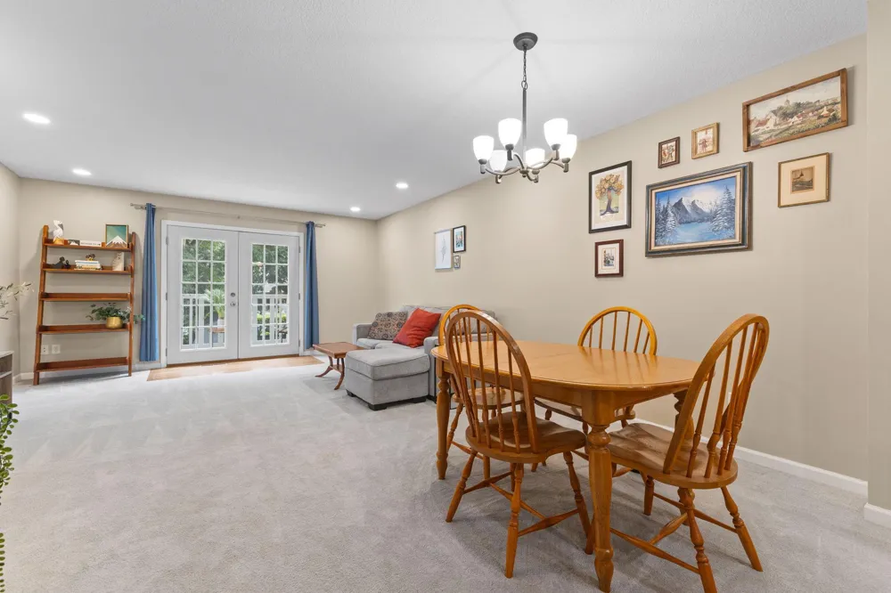 1860 Mcmenemy Street #K Maplewood, MN 55117