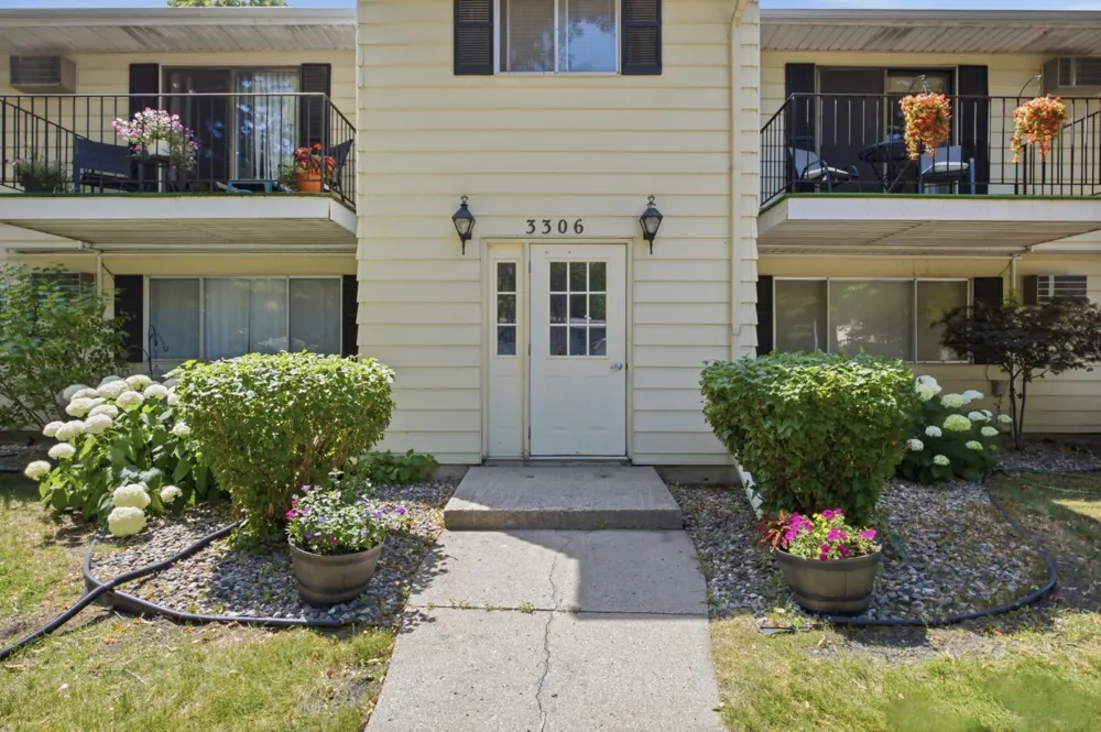 3306 2nd Street #D30 Fargo, ND 58102