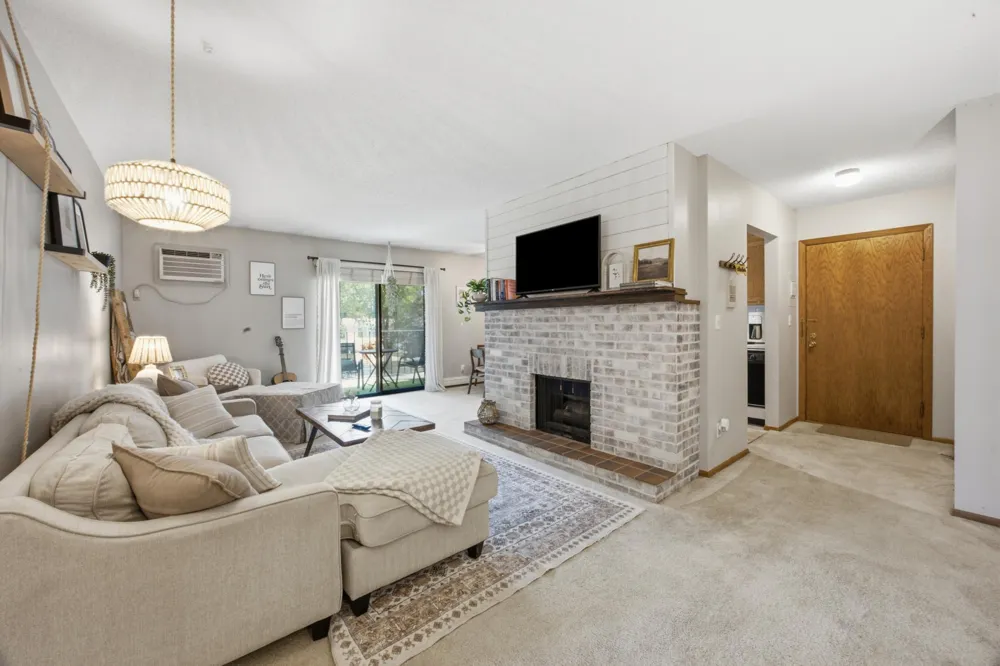 3306 2nd Street #D30 Fargo, ND 58102