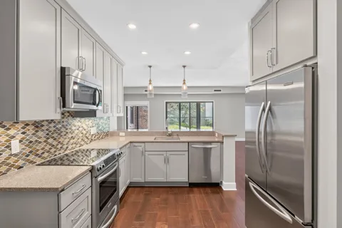 1235 Yale Place #101