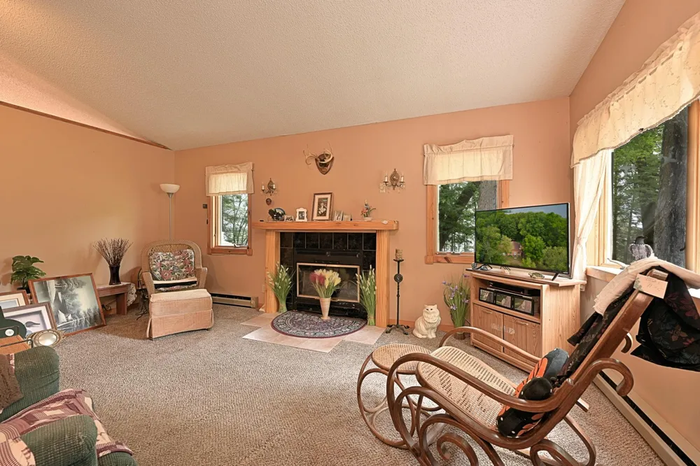 11284 W Splithand Road Grand Rapids, MN 55744